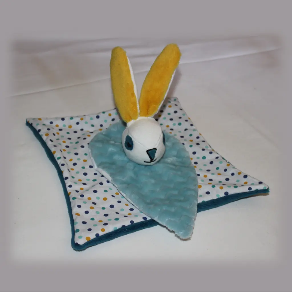 doudou enfant cadeau couture fait main lapin rigolo clown