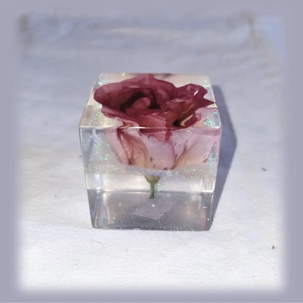 Cube Lisianthus pailleté