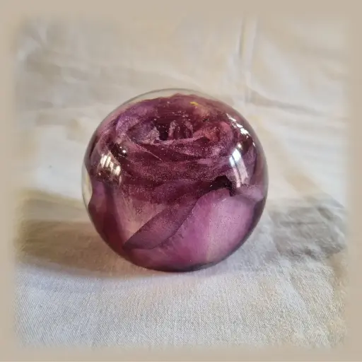 [boule 2] Rose violette en résine